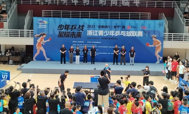 src, img, 他们的脸上