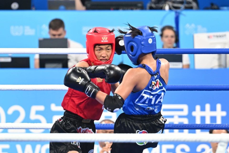 她表示, EbEuR 她表示, EbEuR