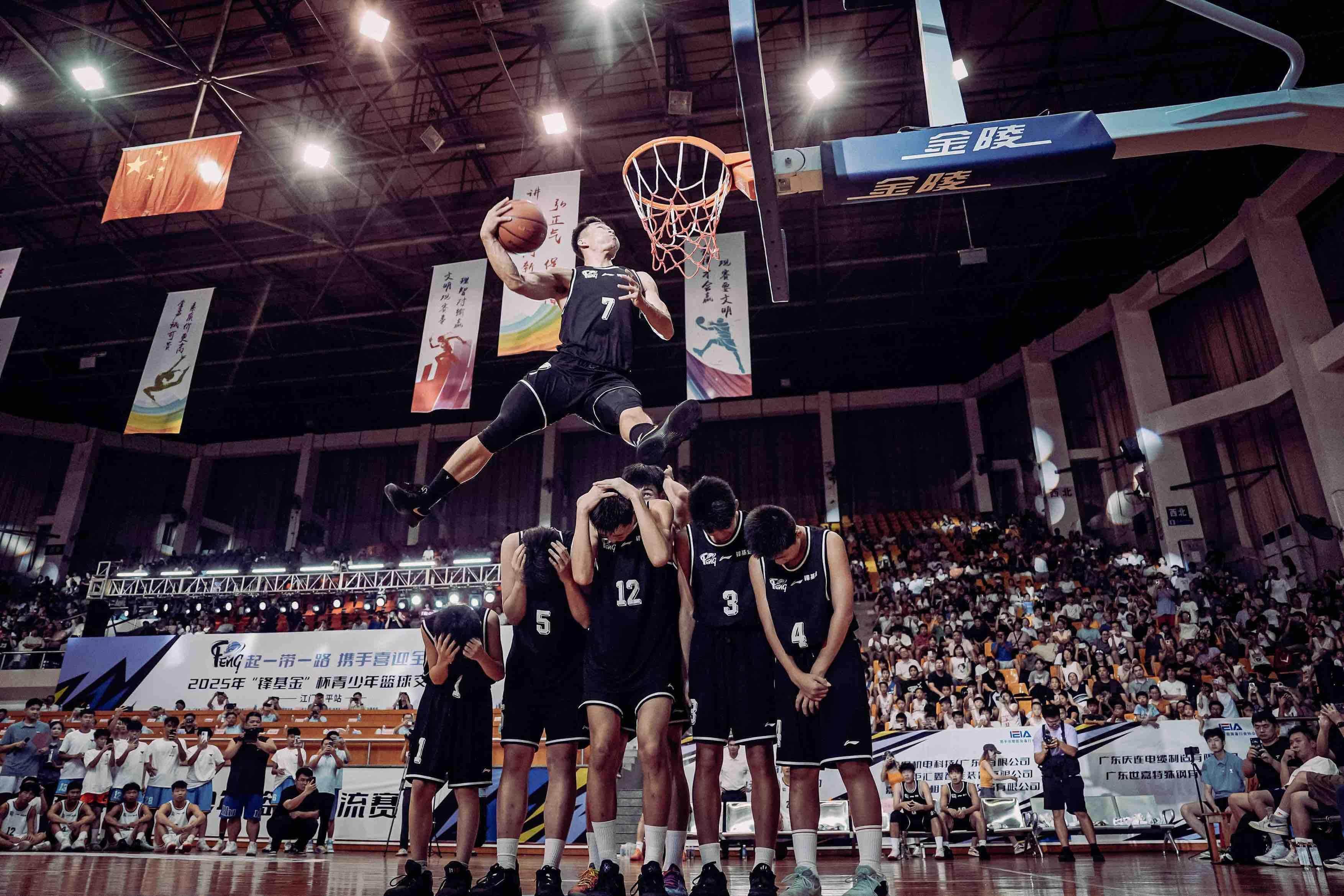 赛未能亲临, 龙狮光明新