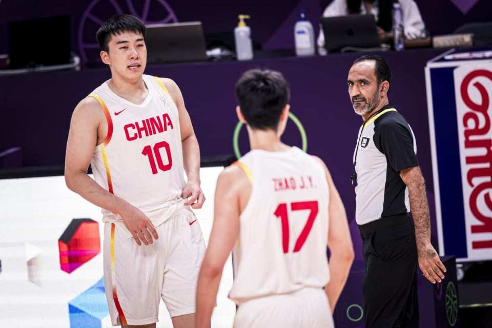 的先发中锋, src