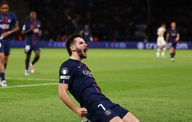 冠决赛, 实力占据绝