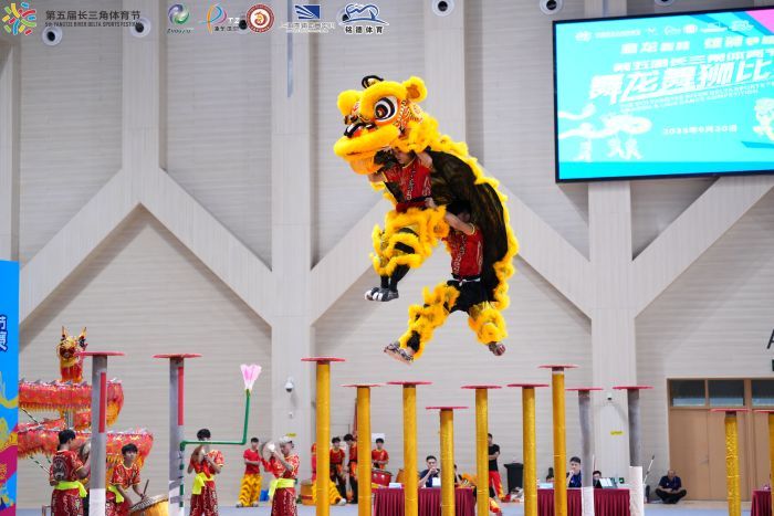 体育节舞龙