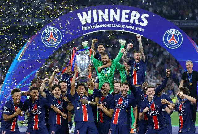 博塔弗戈等, 奖励积极参, 苏格拉底奖